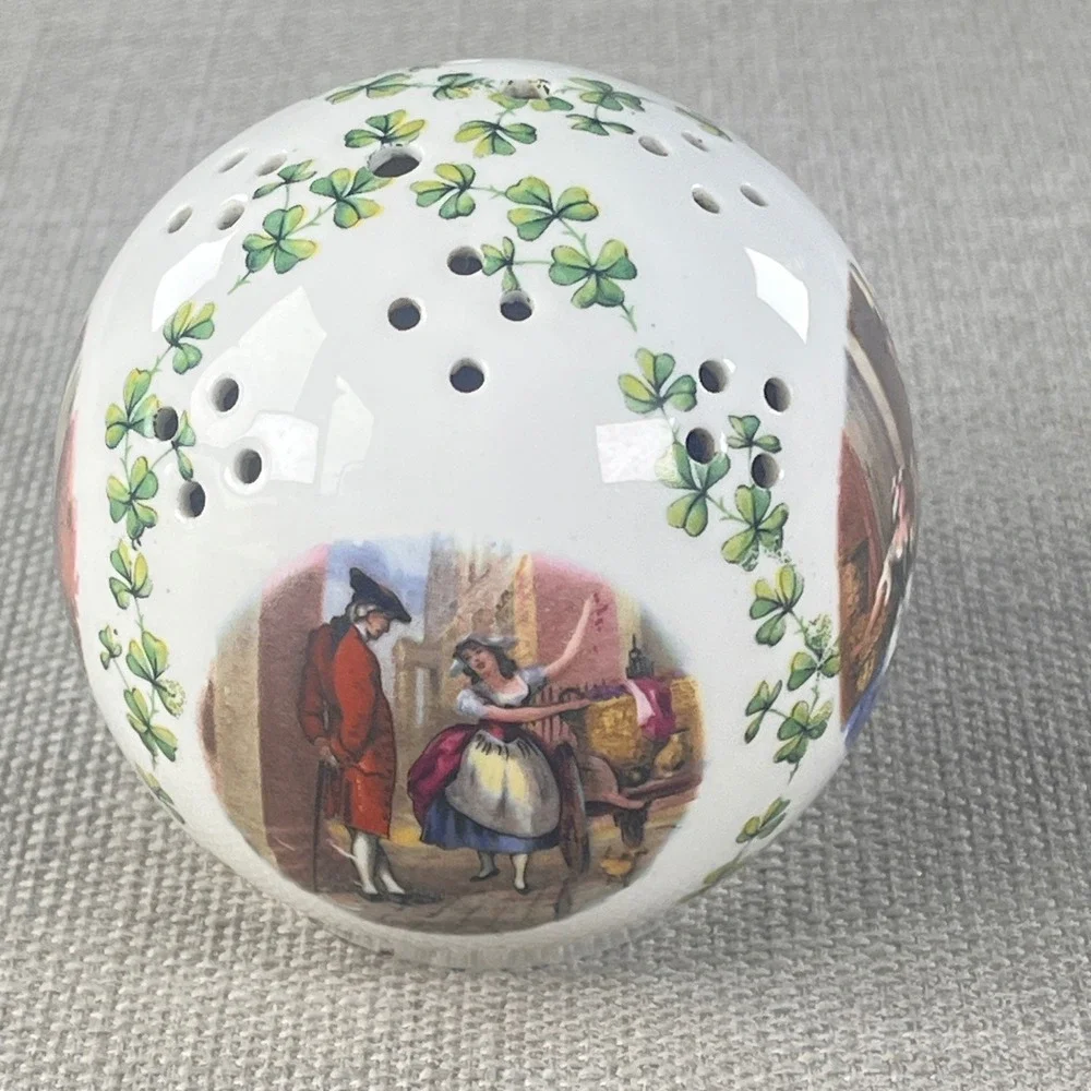 Crovate Potpourri‎ Pomander White Shamrock Vignette Ceramic Sphere Porcelain